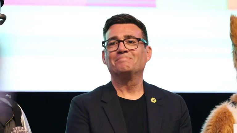 Andy Burnham sustituirá a Keir Starmer como primer ministro de Reino Unido Andy Burnham sustituirá a Keir Starmer como primer ministro de Reino Unido