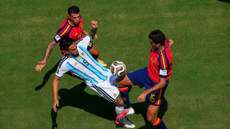 Polémica arbitral en la final del Mundial 2026: Slavko Vincic anula gol a España y permite juego agresivo de Argentina Polémica arbitral en la final del Mundial 2026: Slavko Vincic anula gol a España y permite juego agresivo de Argentina