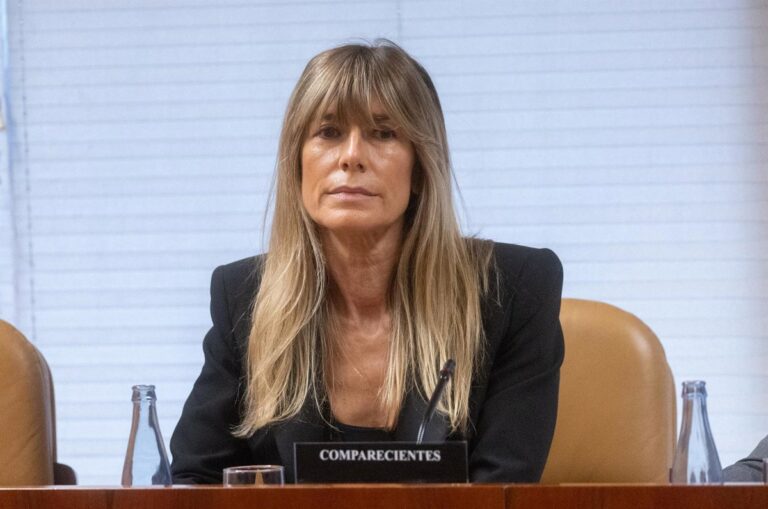 Acusación popular solicita que Begoña Gómez testifique en investigación sobre contrato de Barrabés