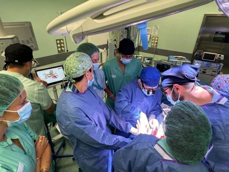Hospital de Torrejón realiza exitosa cirugía de lengua con reconstrucción 3D para tratar cáncer raro