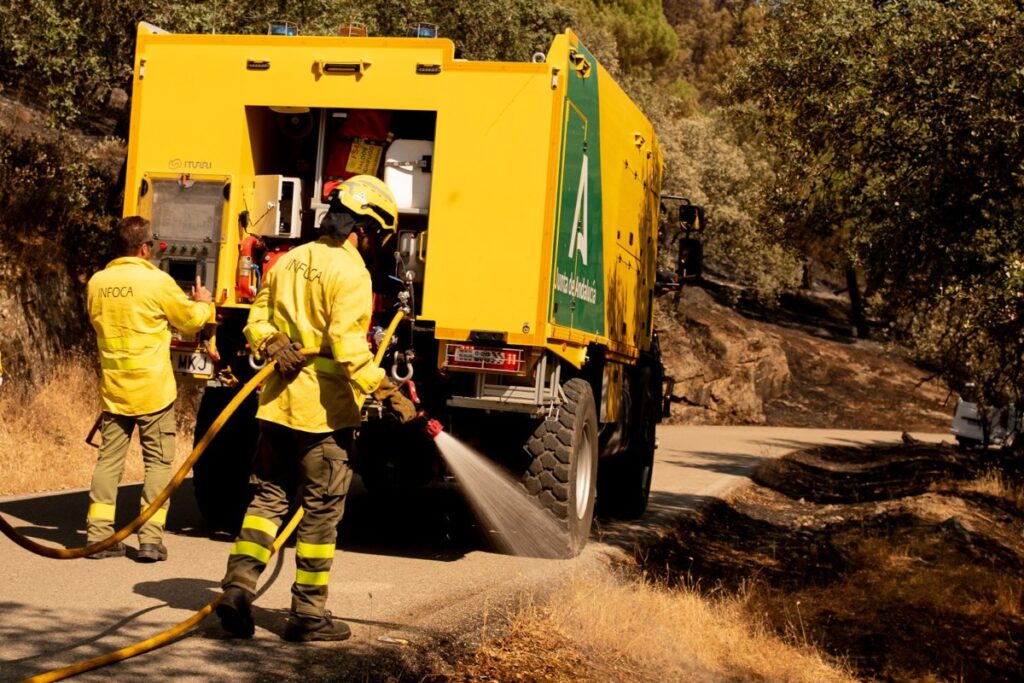 Infoca controla incendio forestal en Santa Elena que afectó 160 hectáreas de terreno