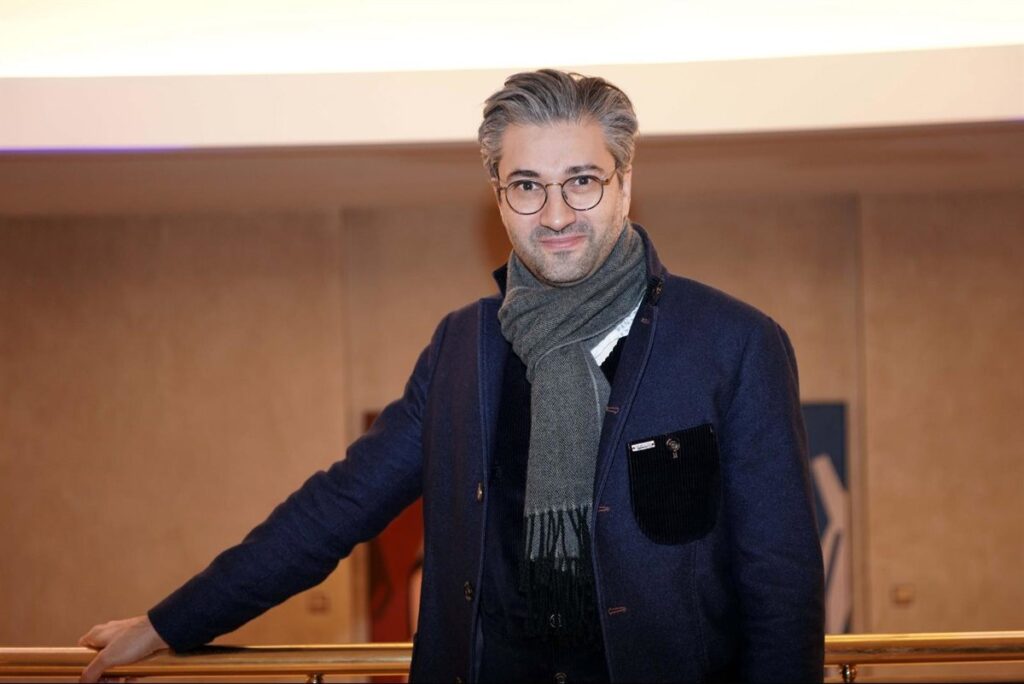 David Afkham recibe la Orden Civil de Alfonso X el Sabio antes de dejar la Orquesta y Coro Nacionales David Afkham recibe la Orden Civil de Alfonso X el Sabio antes de dejar la Orquesta y Coro Nacionales