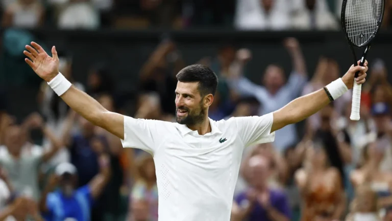 Djokovic avanza a semifinales de Wimbledon tras épica batalla de más de cinco horas