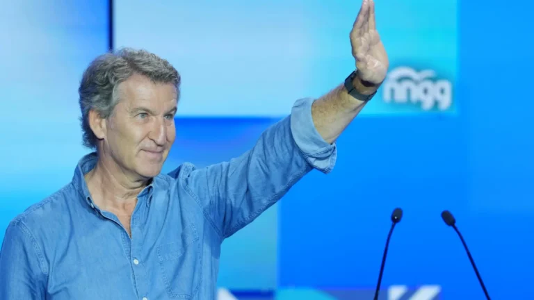 Feijóo responde con ironía a las críticas sobre sus últimas propuestas: ‘Me da igual, estoy aquí para dar debates valientes’ Feijóo responde con ironía a las críticas sobre sus últimas propuestas: 'Me da igual, estoy aquí para dar debates valientes'