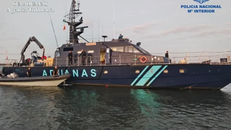 Fiscalía española ordenará acusar de piratería a narcotraficantes que ataquen con lanchas rápidas a agentes