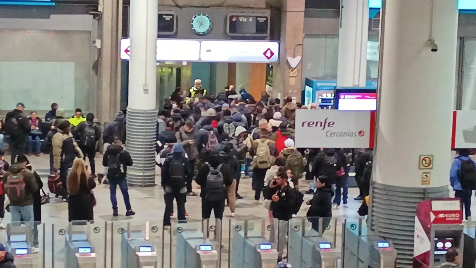Renfe establece servicios mínimos del 73% en AVE para la huelga del 15 de julio tras primer paro con seguimiento del 1,83%