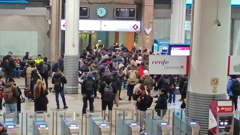 Renfe establece servicios mínimos del 73% en AVE para la huelga del 15 de julio tras primer paro con seguimiento del 1,83%