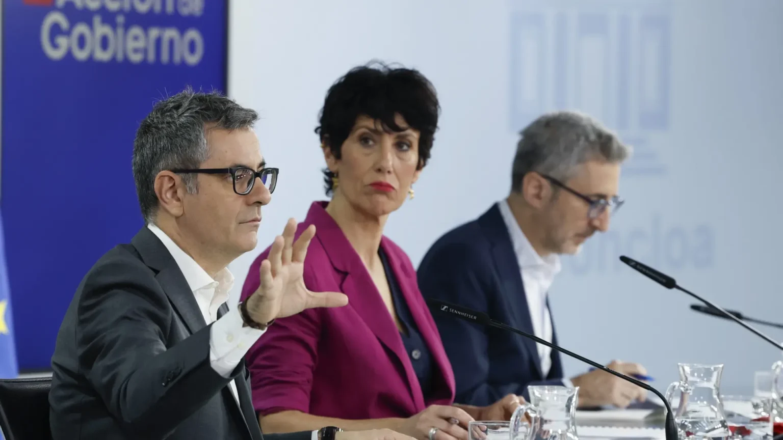 Moncloa rebaja su defensa de Zapatero ante la falta de explicaciones sobre las joyas halladas en su despacho