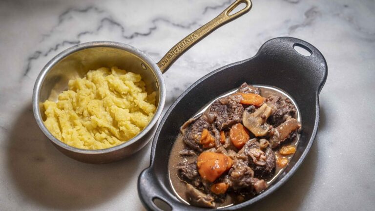 Los platos más representativos de Francia: del boeuf bourguignon al cassoulet Los platos más representativos de Francia: del boeuf bourguignon al cassoulet