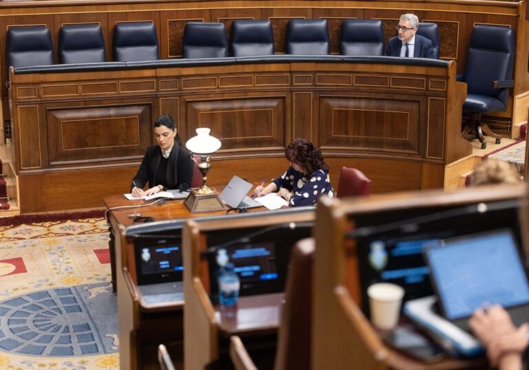PP y Vox presentan enmiendas para frenar condonación de más de 83 mil millones de euros en deuda autonómica