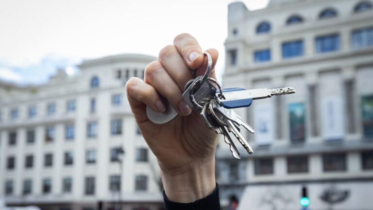 El precio de la vivienda en Madrid supera los 5.000 euros por metro cuadrado tras subir 14,9% en noviembre El precio de la vivienda en Madrid supera los 5.000 euros por metro cuadrado tras subir 14,9% en noviembre