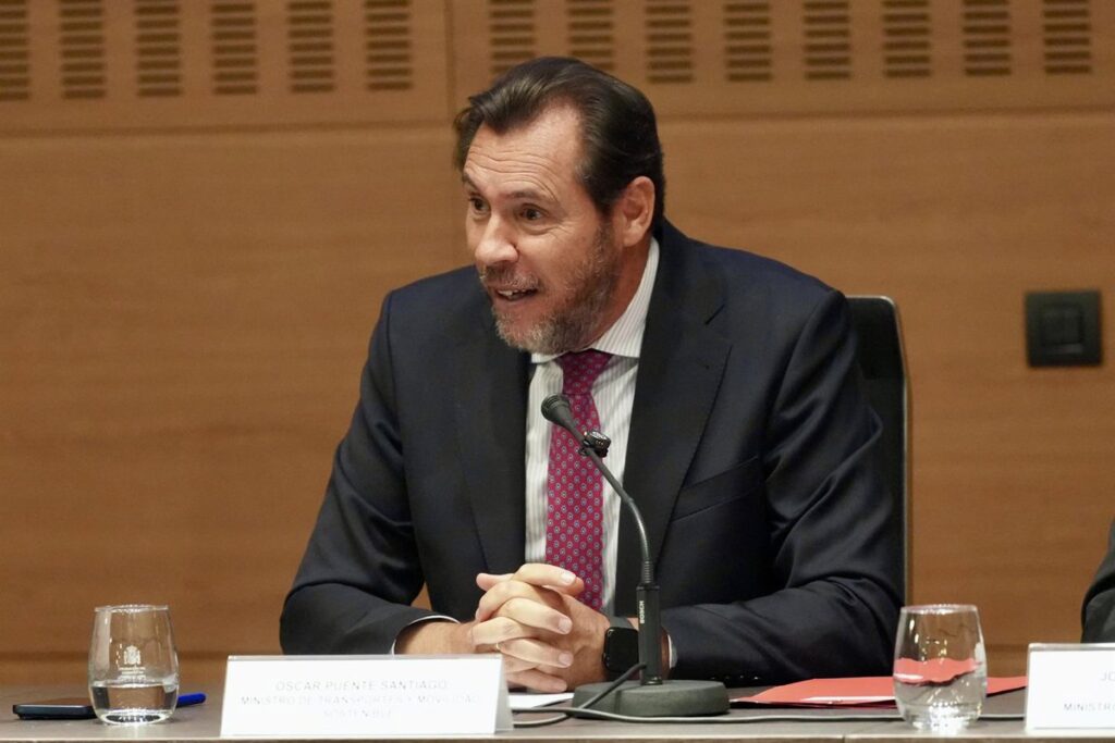 Ministro español Óscar Puente insta a Carles Puigdemont a regresar a España pese a posible detención Ministro español Óscar Puente insta a Carles Puigdemont a regresar a España pese a posible detención