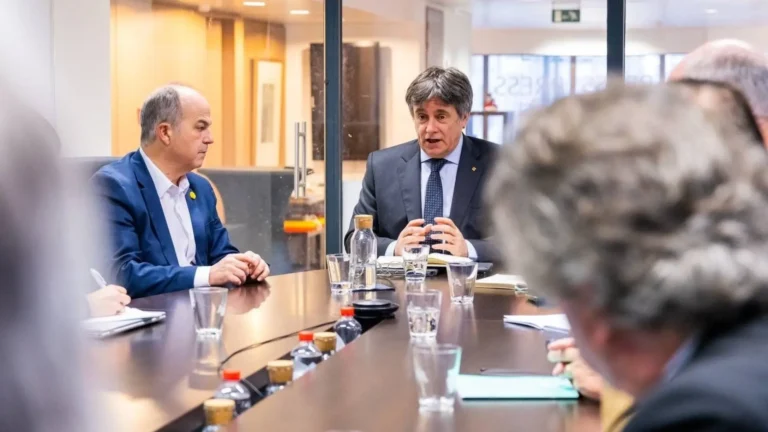 Puigdemont no pedirá levantar su orden de detención y espera resolución del Tribunal Constitucional