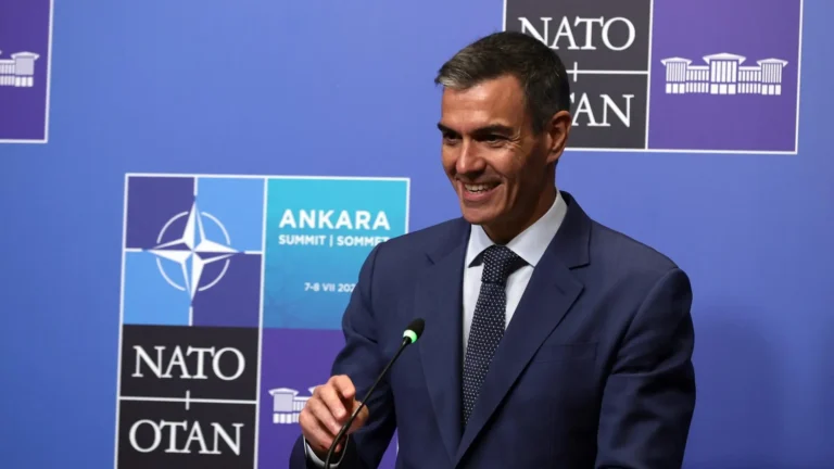 Sánchez minimiza amenazas comerciales de Trump tras encuentro en cumbre de la OTAN Sánchez minimiza amenazas comerciales de Trump tras encuentro en cumbre de la OTAN