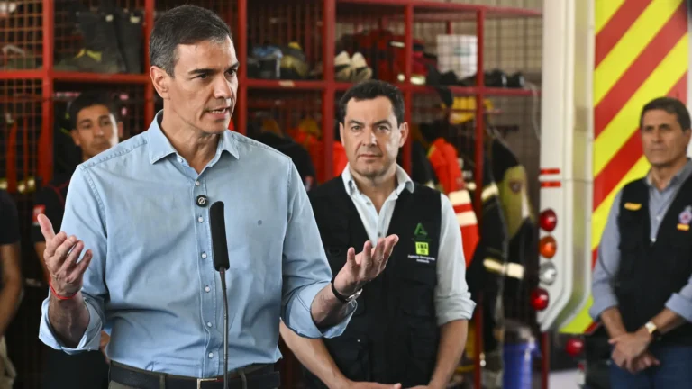 Sánchez reclama acelerar el pacto climático ante los incendios en Almería
