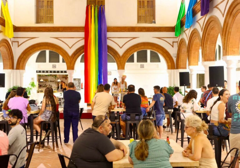 Drag queen de Drag Race España protagoniza showcooking en mercado de Rota por Orgullo LGTBI Drag queen de Drag Race España protagoniza showcooking en mercado de Rota por Orgullo LGTBI