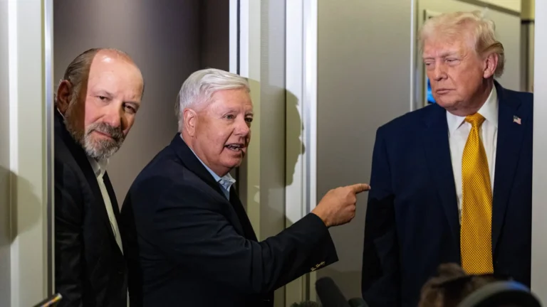 Trump solicita al Congreso incluir sanciones contra Irán en proyecto de ley contra Rusia como tributo a Lindsey Graham Trump solicita al Congreso incluir sanciones contra Irán en proyecto de ley contra Rusia como tributo a Lindsey Graham