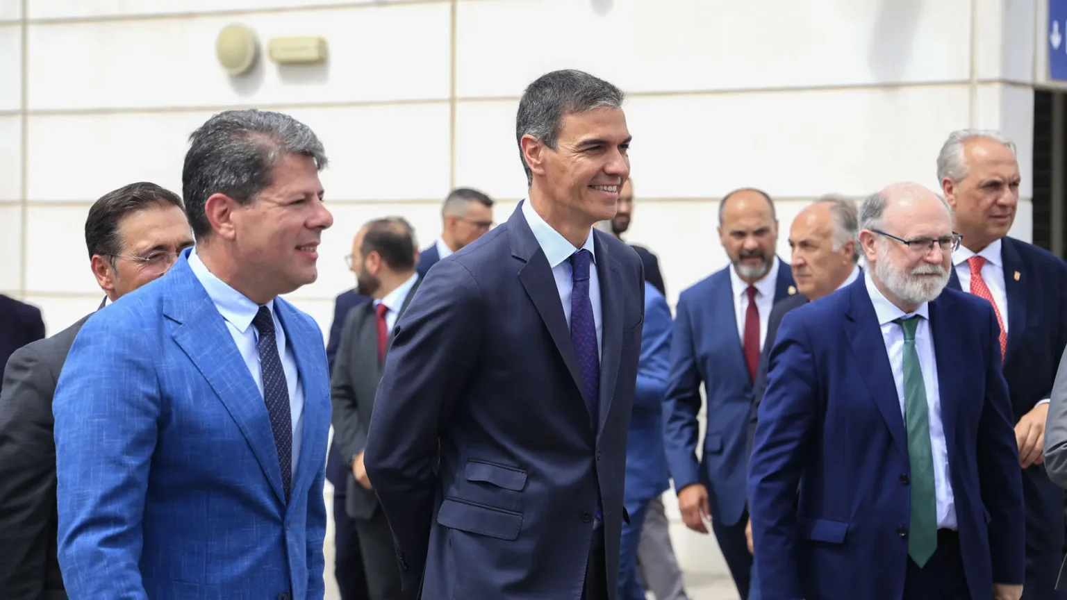 Pedro Sánchez encabeza la demolición de la Verja de Gibraltar y declara 'una nueva era' para la región
