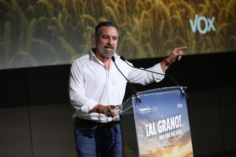 Abascal califica los incendios forestales como 'desastre nacional' y responsabiliza a Sánchez
