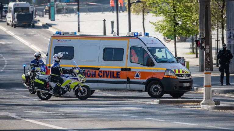 Choque de telecabina con grúa deja 23 heridos en estación de esquí francesa