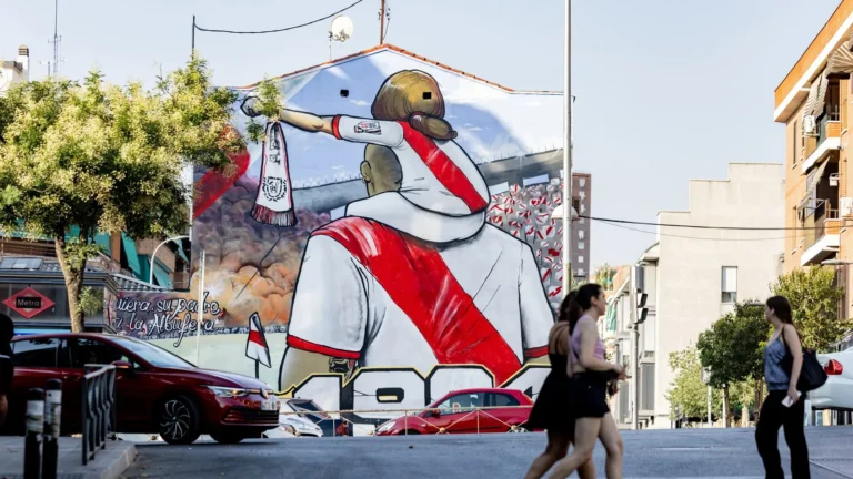 Aficionados del Rayo Vallecano convocan manifestación en Vallecas para reclamar condiciones dignas del estadio