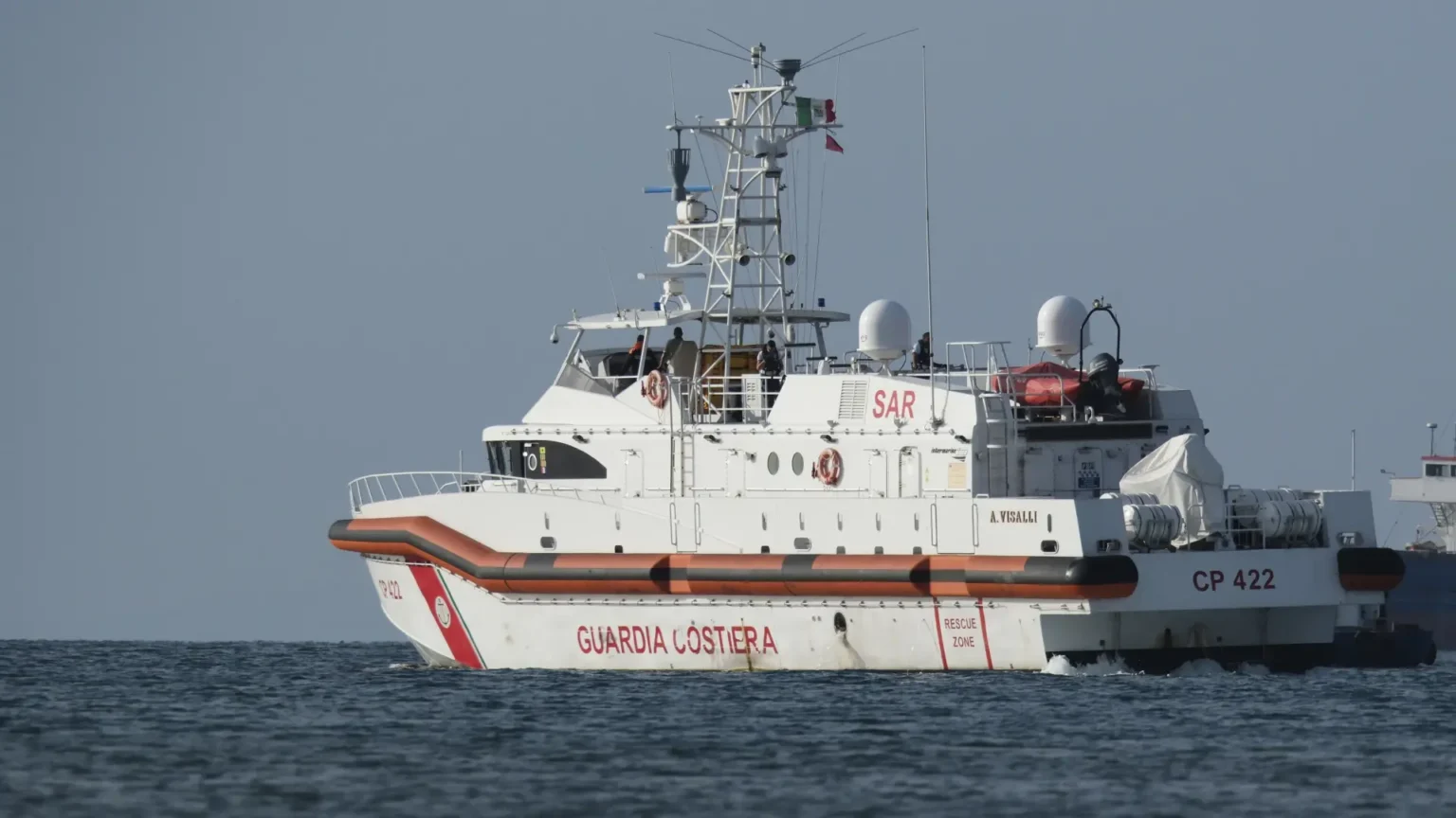 Autoridades de Italia y Grecia buscan a empresario español de 66 años que cayó de su embarcación en el Mediterráneo