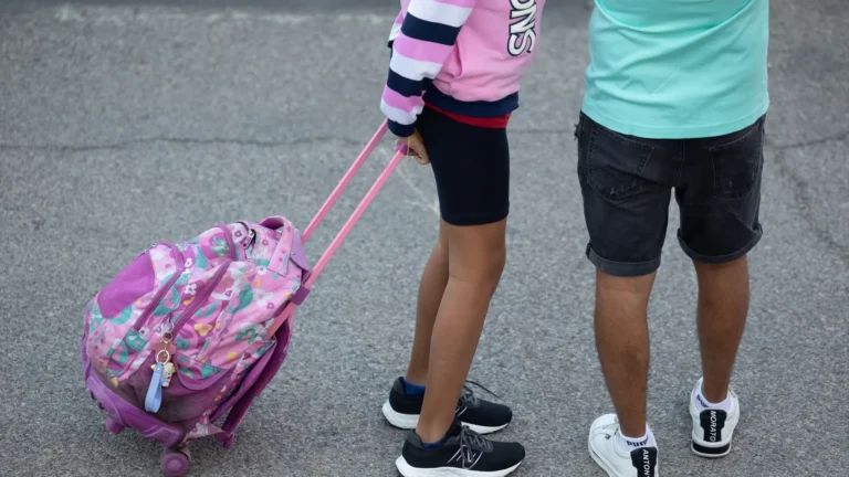 La OCU estima un gasto de 500 euros por alumno en la vuelta al cole y ofrece consejos para reducir costos