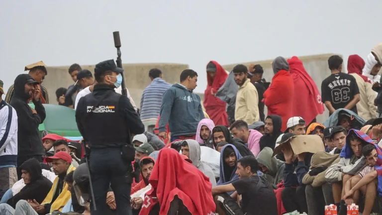 Ceuta permanece en crisis tres semanas después de la entrada masiva de migrantes desde Marruecos