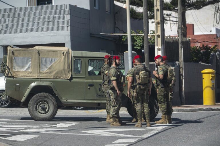 Detienen a 12 migrantes marroquíes tras apedrear e herir a cuatro militares en el barrio de Benzú en Ceuta