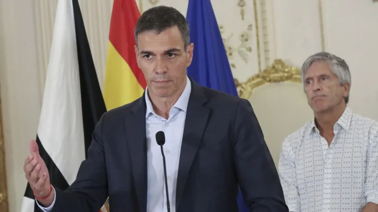 España instalará boyas en el espigón de Ceuta para delimitar la frontera marítima con Marruecos