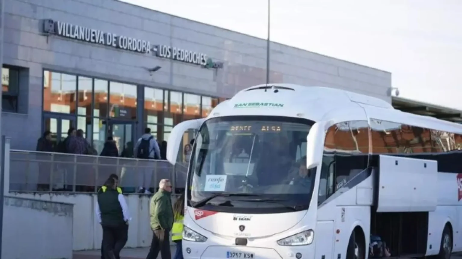 Hacienda anula requisitos de licitación de Renfe para crear empresa de autobuses por restricción de competencia