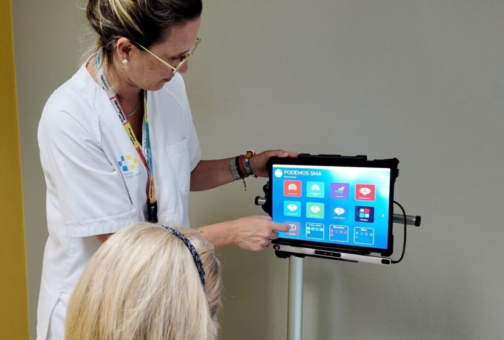 Hospital en Gran Canaria incorpora sistema de seguimiento ocular para pacientes con ELA y discapacidades motrices severas
