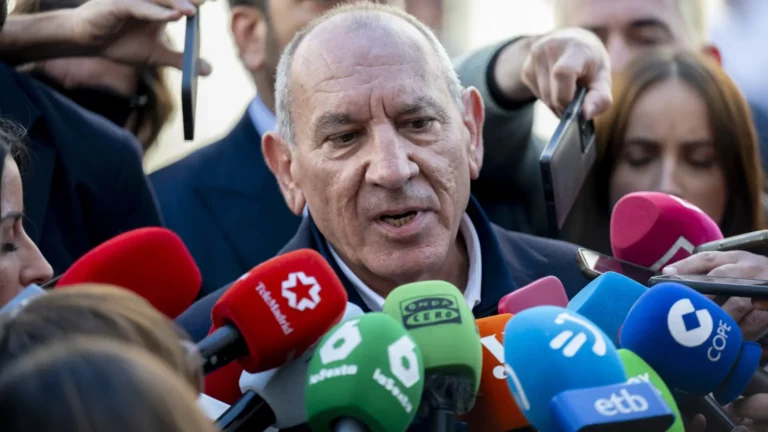 Juez rechaza intervenir móvil de la denunciante en investigación contra exDirector de Policía por presunta agresión sexual
