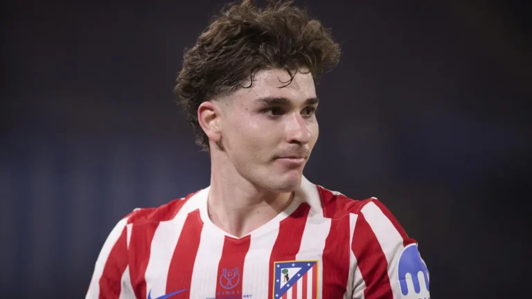 Julián Álvarez regresa a la disciplina del Atlético de Madrid con su futuro todavía incierto
