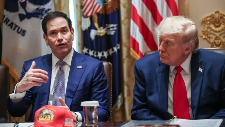 Justicia federal de Estados Unidos anula prohibición de visados impulsada por Trump que afectaba a 75 países