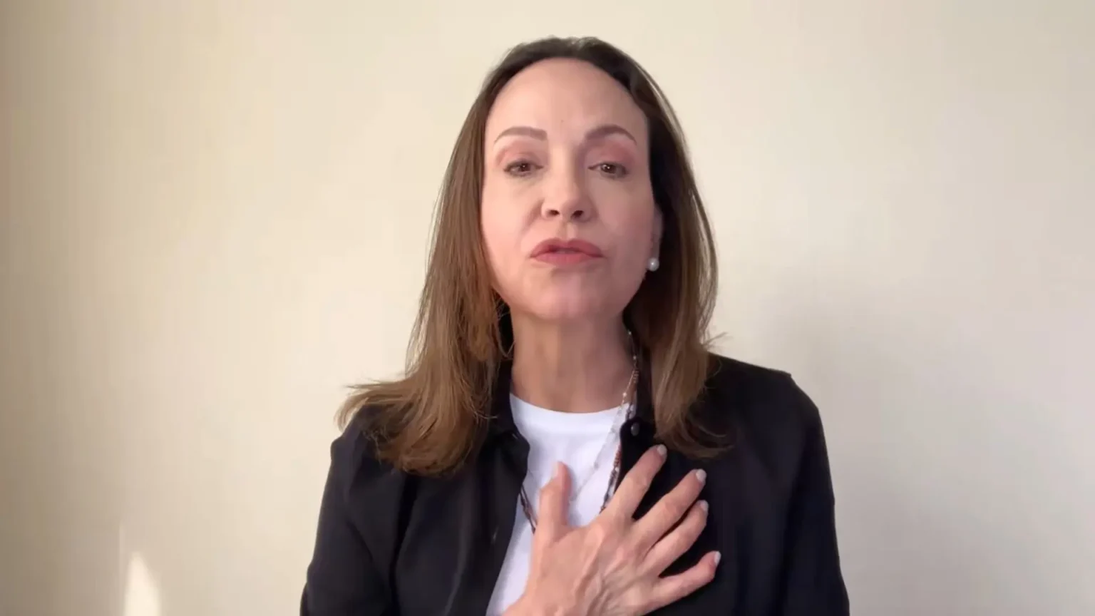 Machado y González condicionan apoyo a diálogo con chavismo a logro de cronograma electoral presidencial Machado y González condicionan apoyo a diálogo con chavismo a logro de cronograma electoral presidencial