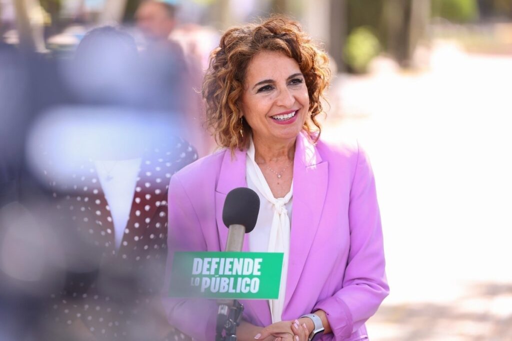 María Jesús Montero asume portavocía adjunta en el Senado mientras mantiene su cargo en Andalucía