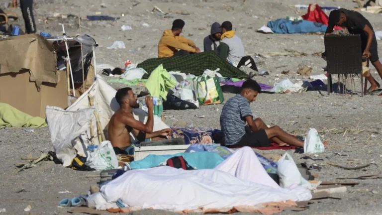 Ceuta registra más de 600 atenciones sanitarias a migrantes en 48 horas mientras Sanidad convoca reunión urgente