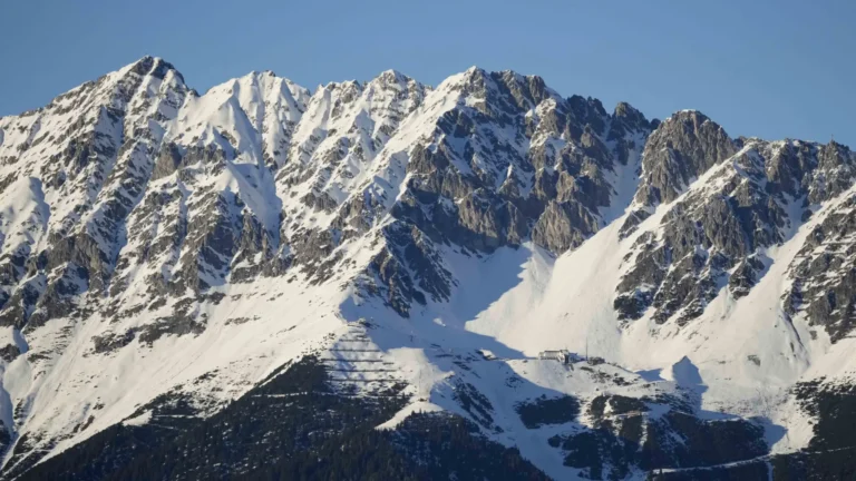 Montaña en los Alpes austríacos pierde su nombre y un metro de altura por pasado nazi del científico homenajeado