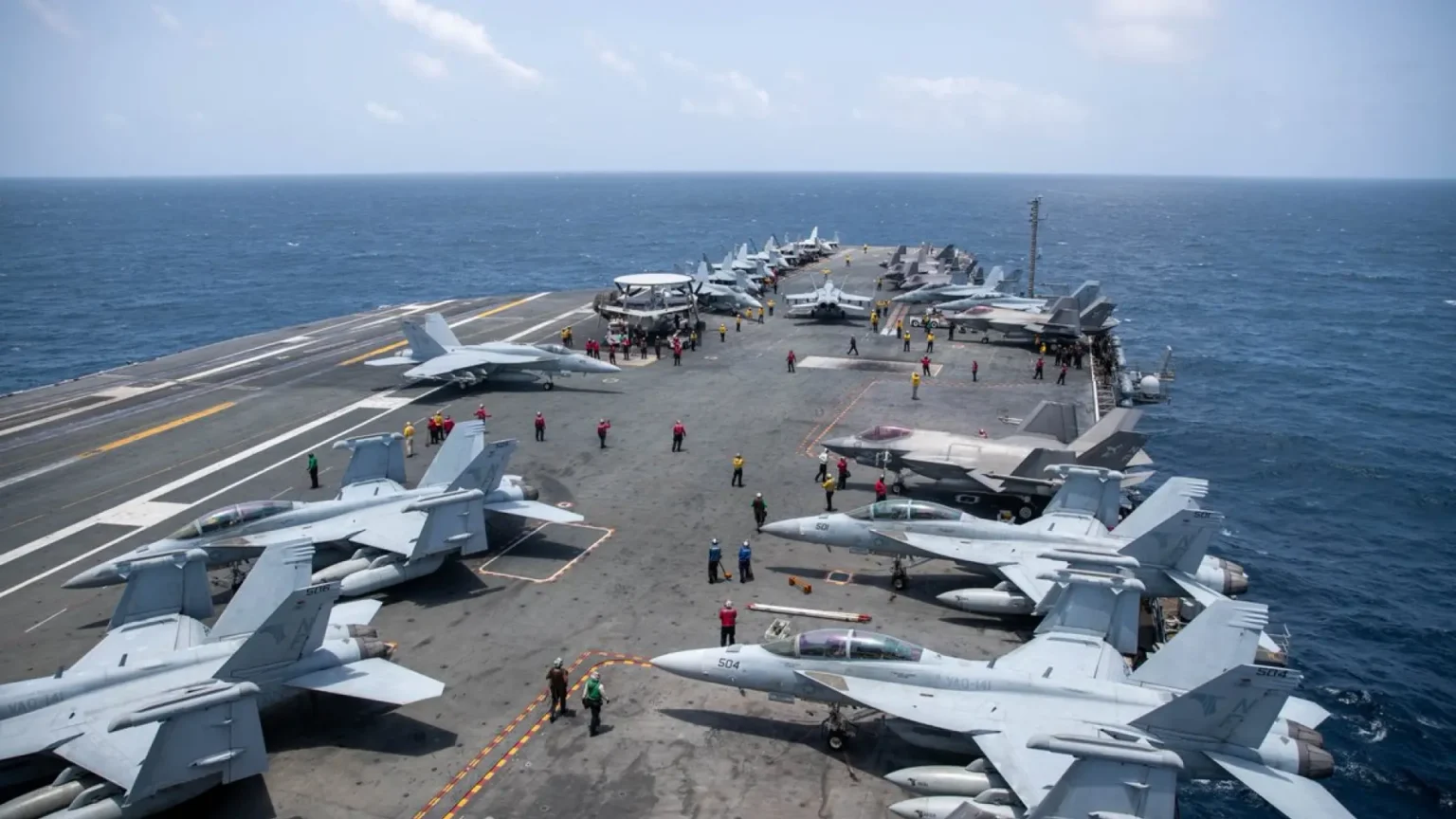 Estados Unidos envía el portaaviones George Washington a Oriente Medio para relevar al Abraham Lincoln tras nueve meses en zona de conflicto