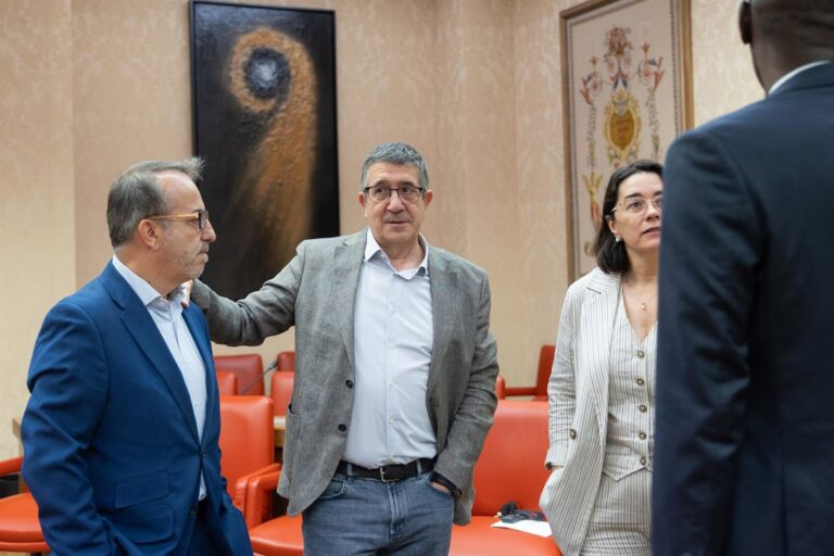 PSOE admite que CNI informó sobre llegadas de inmigrantes a Ceuta pero sin precisar la magnitud