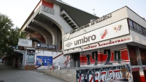 Comunidad de Madrid convoca al presidente del Rayo Vallecano tras impedirse acceso al Estadio de Vallecas