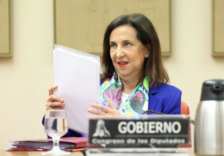 Margarita Robles defiende en el Congreso el trabajo del CNI en Ceuta