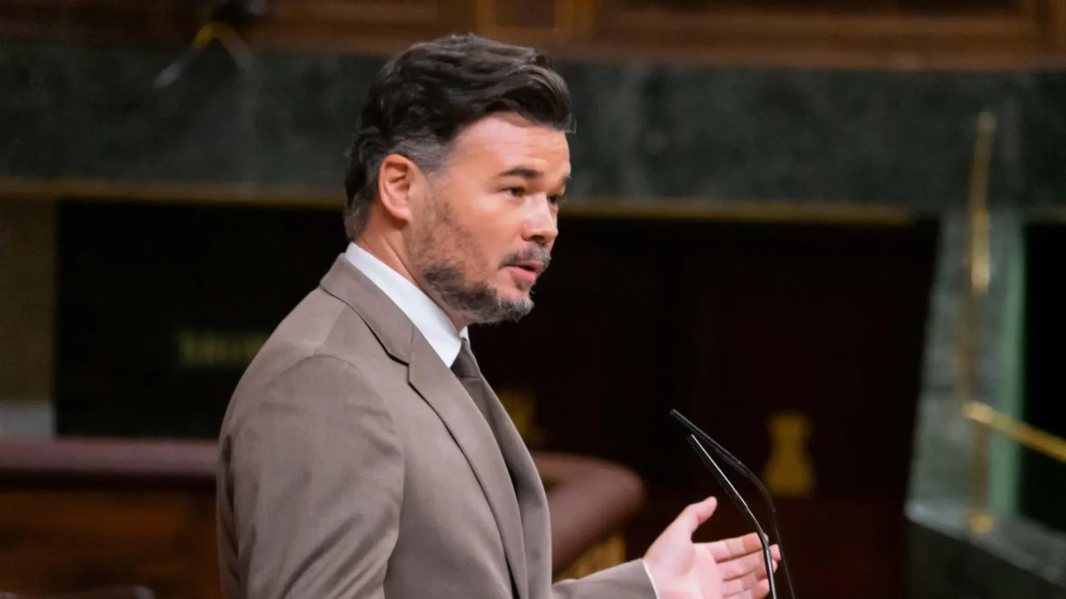 Gabriel Rufián pide a la izquierda discursos sólidos sobre orden, seguridad y migración