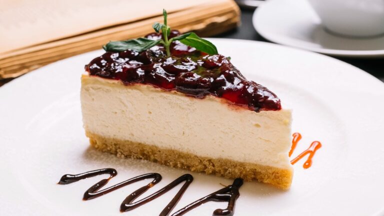 El secreto de la auténtica tarta de queso vasca según chefs del País Vasco: nata y queso azul