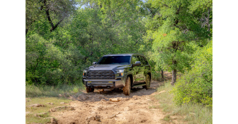 Toyota presenta la Sequoia 2027 con paquete Trailhunter de fábrica y tecnología avanzada