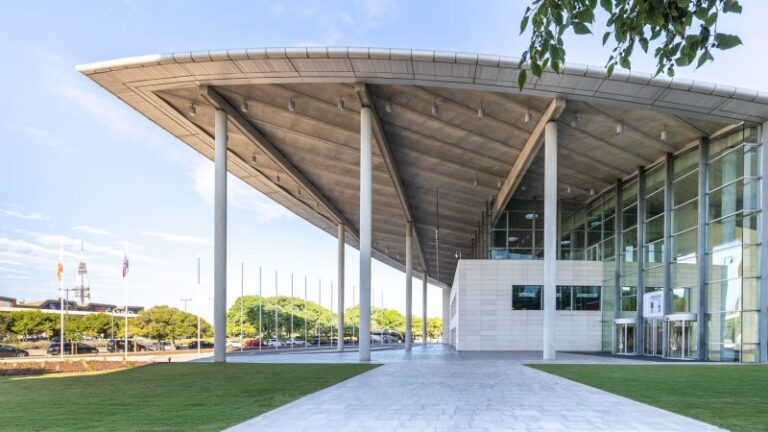 Valencia implementa proyecto piloto de realidad aumentada en el Palau de Congressos con tecnología sin gafas