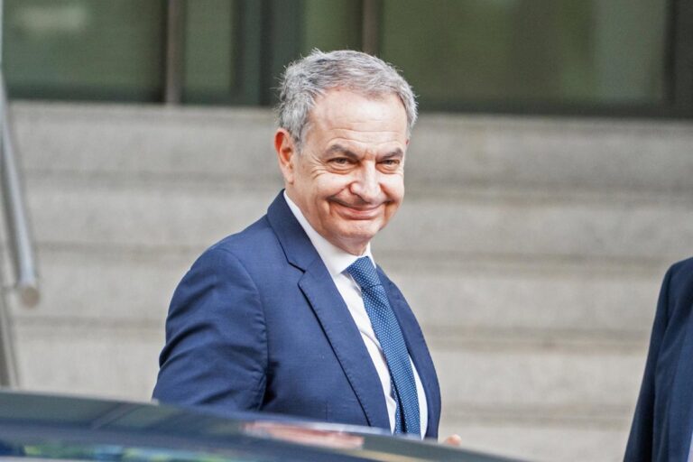 Zapatero califica las joyas como regalo de cortesía personal y descarta intención de defraudar