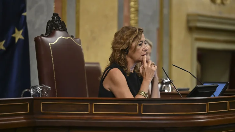 Armengol abronca al PP durante sesión de control y bromea sobre su desayuno