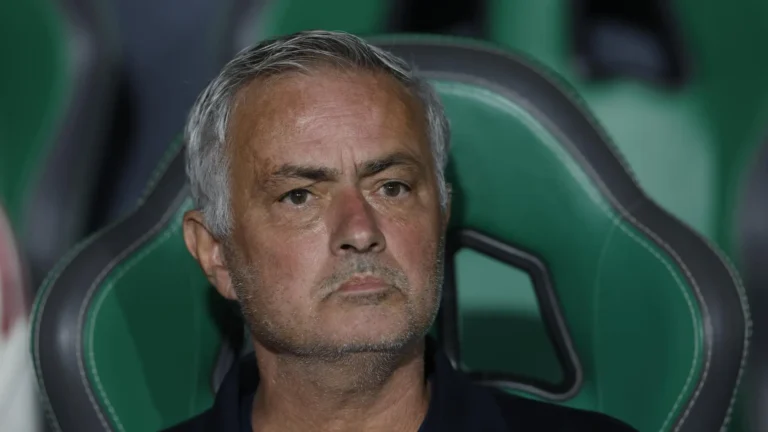 Mourinho critica la pérdida de control del Real Madrid en el triunfo agónico ante Elche